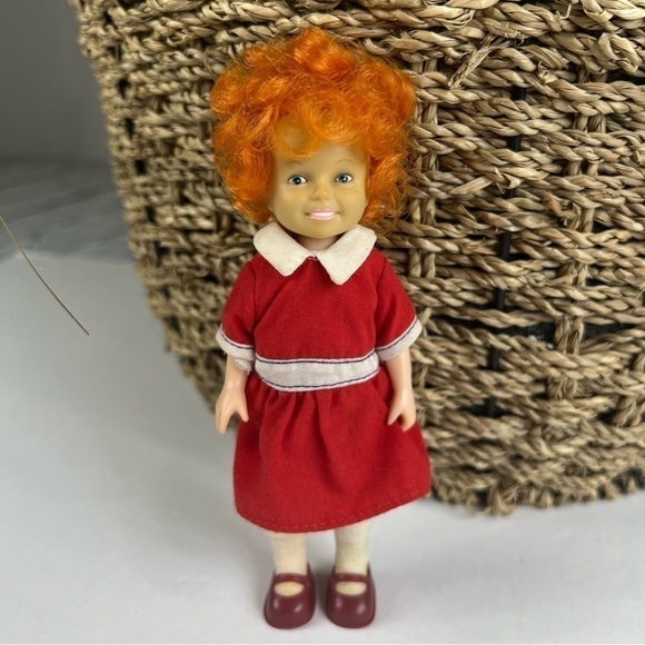 Annie doll from the movie, 1982 Knickerbocker, vintage collectible doll - Picture 1 of 8